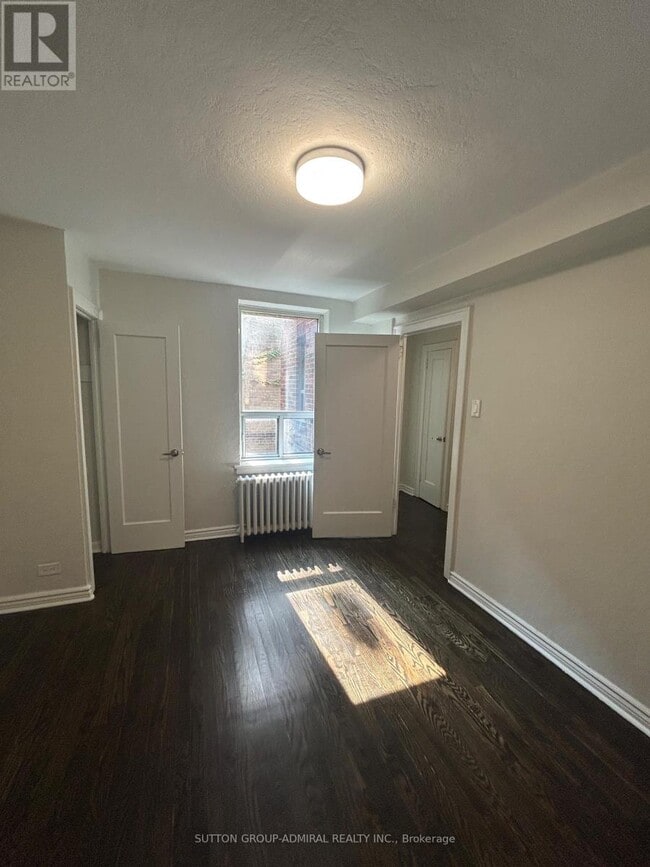 Photo du bâtiment - 166 Eastbourne Ave