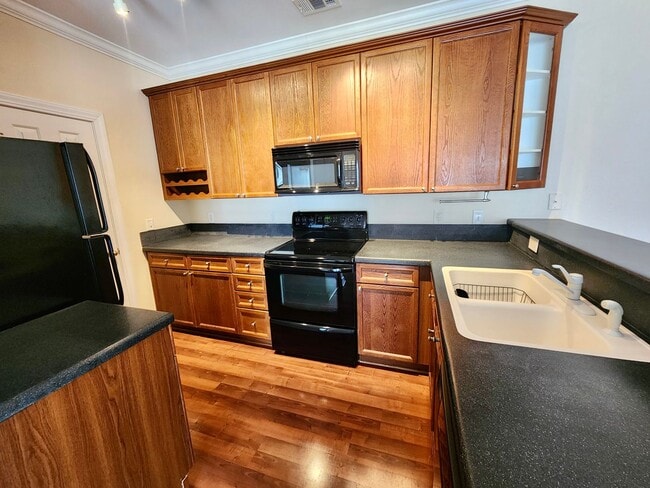 Building Photo - Charming 2 bedroom plus flex room in Dunes...