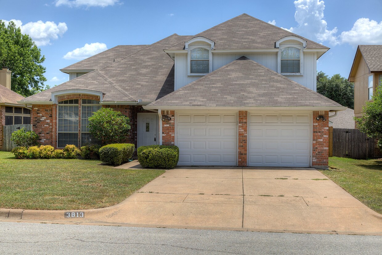 Primary Photo - 3813 Fairhaven Dr