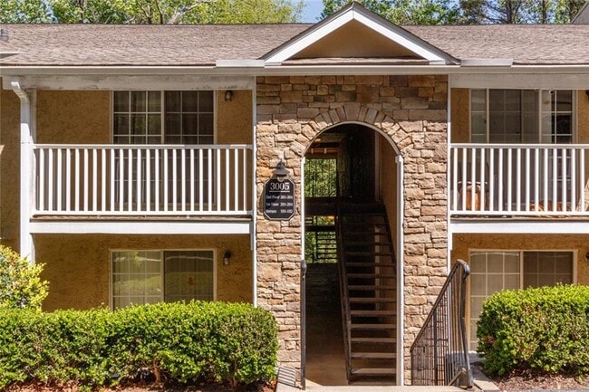 Building Photo - 3005 Seven Pines Ln
