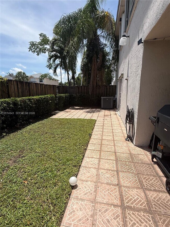 Foto del edificio - 10161 SW 117th Ct