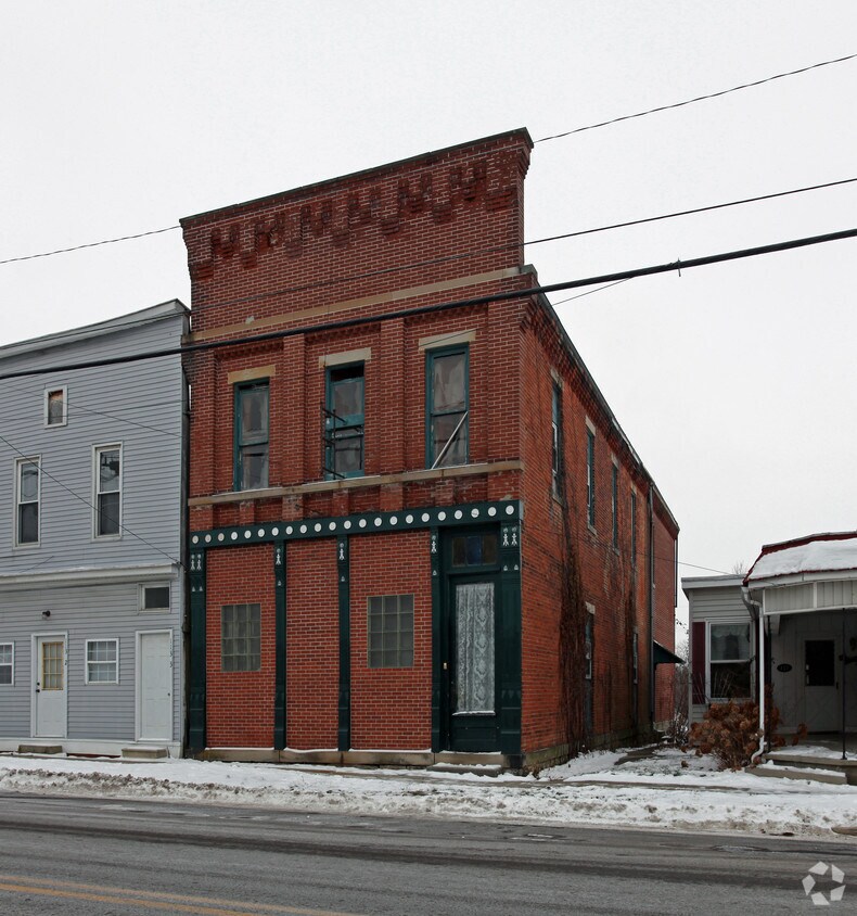 Primary Photo - 115 N Main St