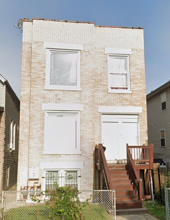 Building Photo - 1318 S Kolin Ave