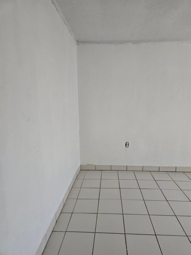 Foto del edificio - 2016 S India Ave