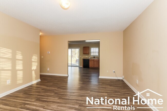 Foto del edificio - 141 Kingston Ridge Dr