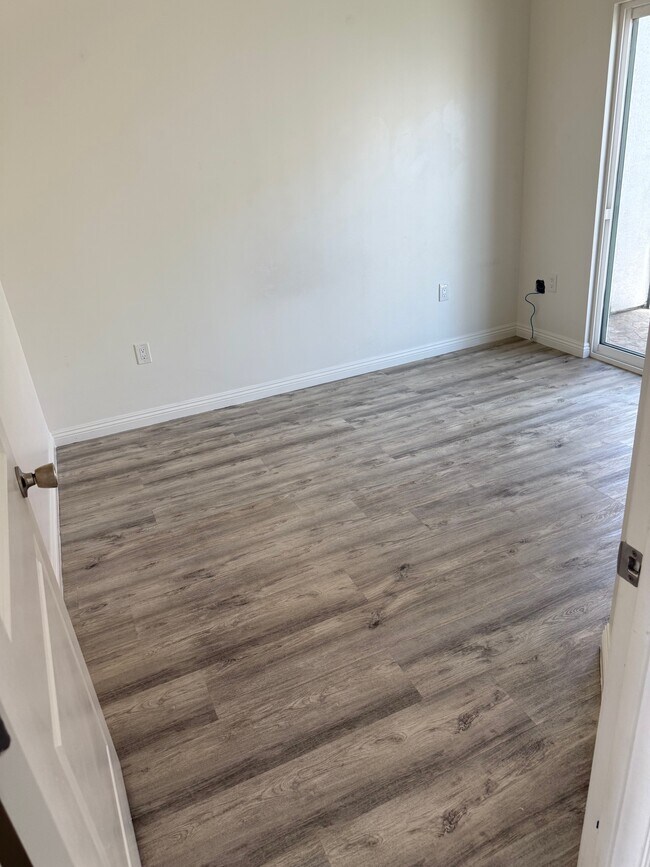 Foto del edificio - 7406 Radford Ave