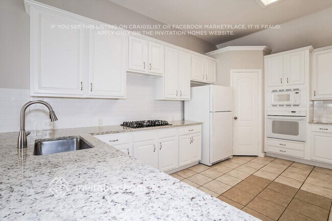 Foto del edificio - 3312 Langston Dr