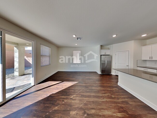 Building Photo - 571 Lotus Land Avenue