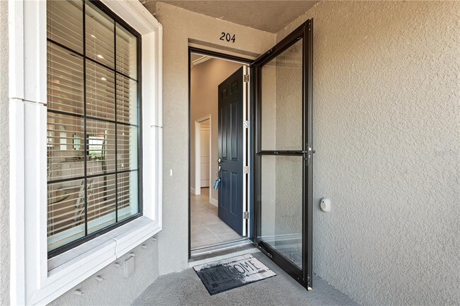 Building Photo - 13609 Messina Loop