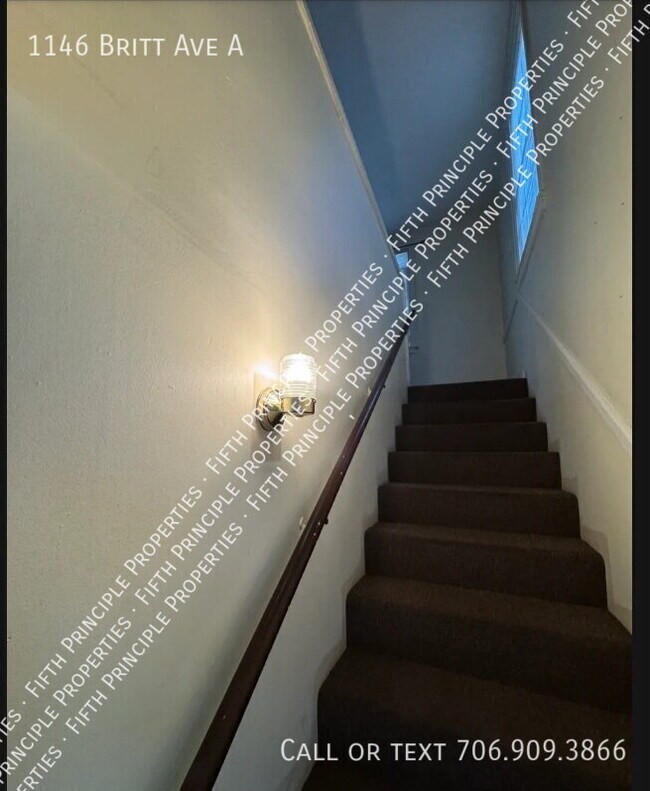 Foto del edificio - 1146 Britt Ave