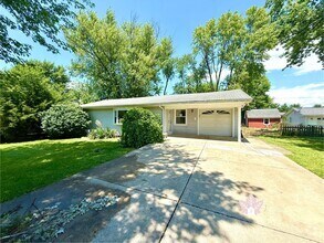 Building Photo - 916 W Bannister Dr