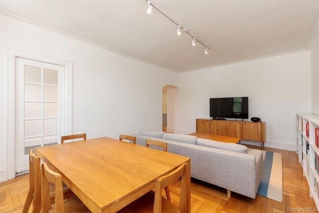 Building Photo - 76-66 Austin St