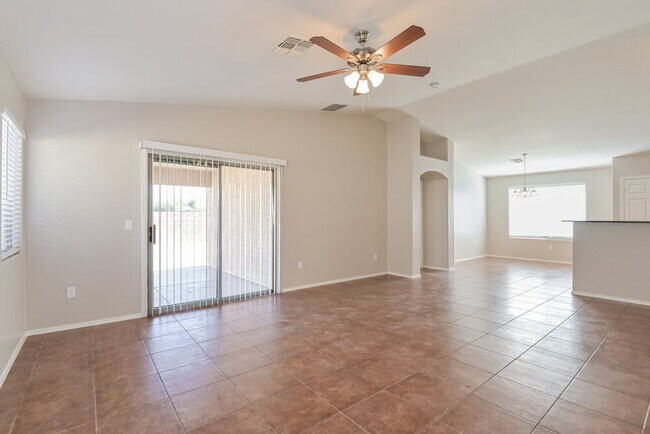 Foto del edificio - 7103 S Providence Dr