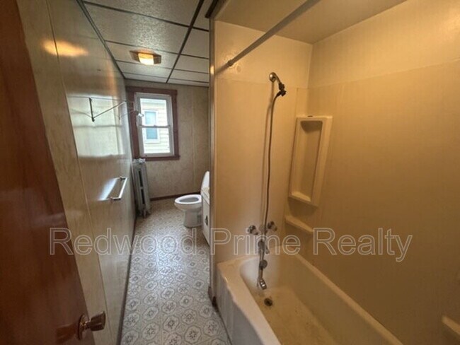 Foto del edificio - 645 Coleman Ave