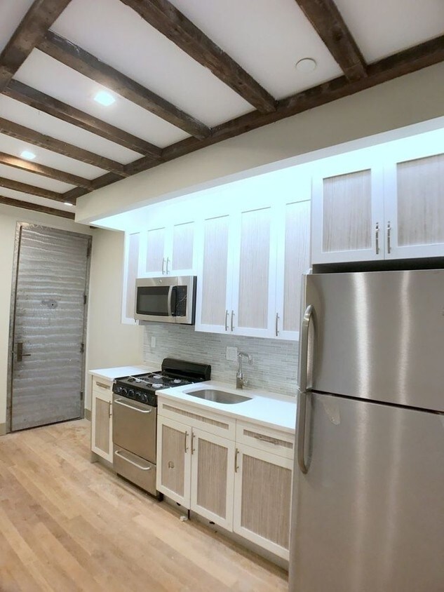 Kitchen - 1631 St Johns Pl
