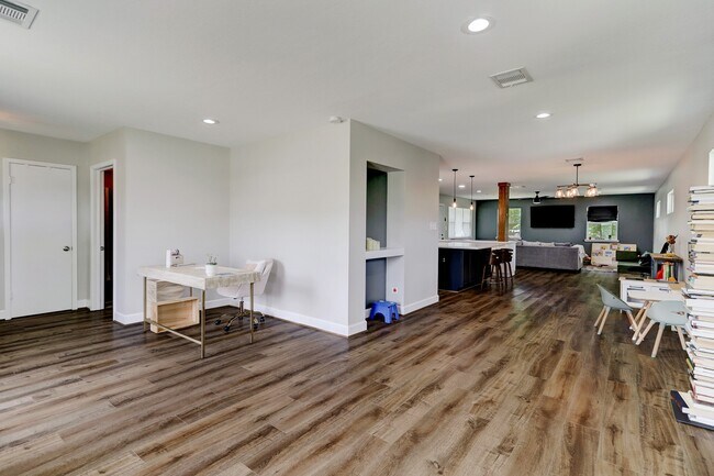 Foto del edificio - 5146 Stuyvesant Ln