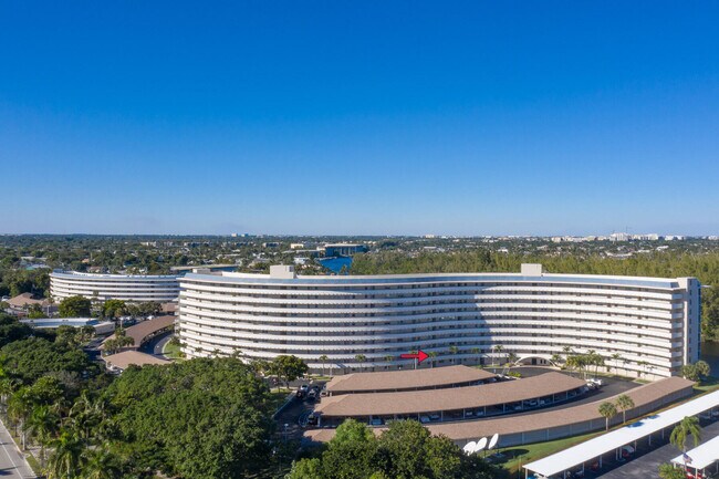 Foto del edificio - 1537 E Hillsboro Blvd