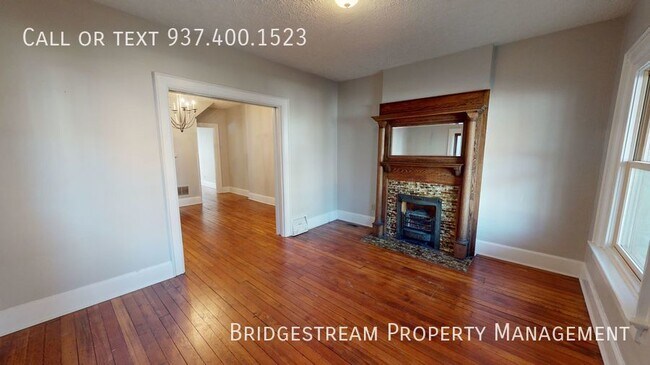 Foto del edificio - Updated 3 bedroom, 1.5 full bath duplex wi...