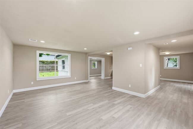Building Photo - 3930 Hartel St