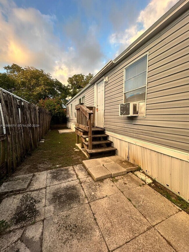 Building Photo - 11863 Atlantic Cir