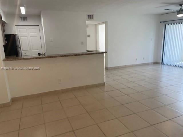 Foto del edificio - 560 S Park Rd