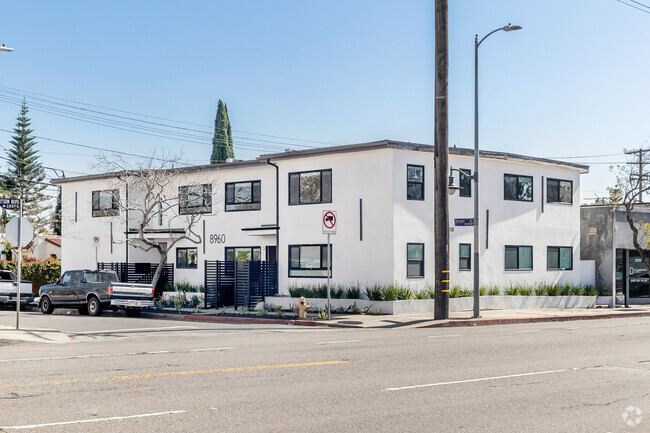 Building Photo - 8960 Hargis St
