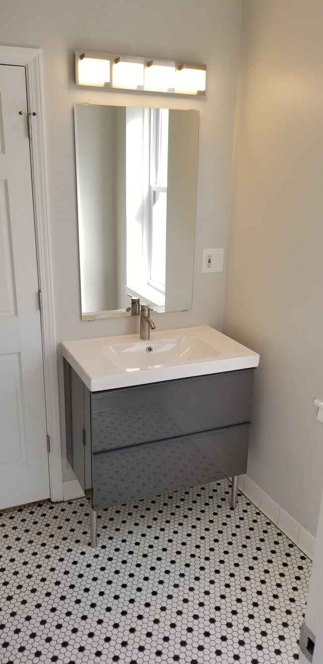 2nd Bathroom - 258 Washington Blvd