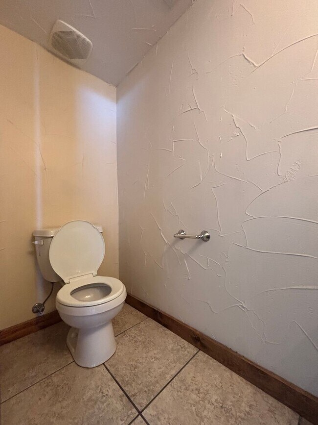 Foto del edificio - FIRST MONTH FREE! Beautiful Studio Loft