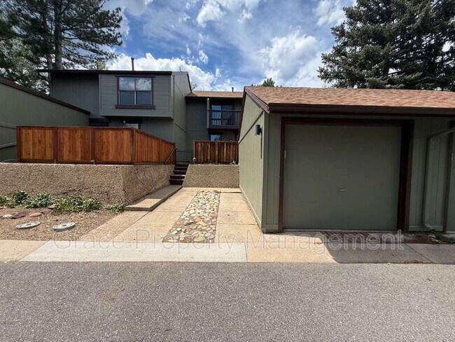 Foto del edificio - 4608 Greenbriar Ct