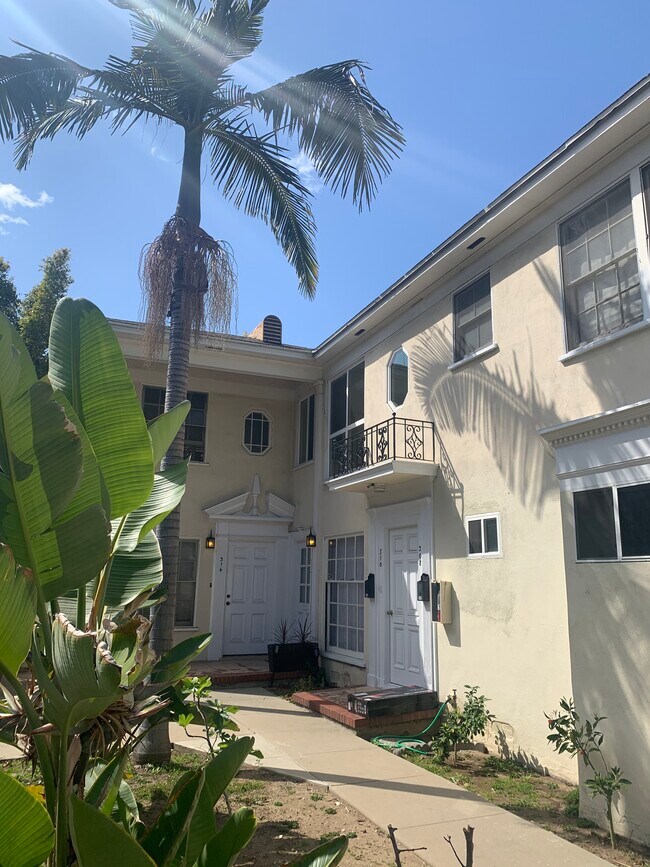 Building Photo - 306 E California Blvd