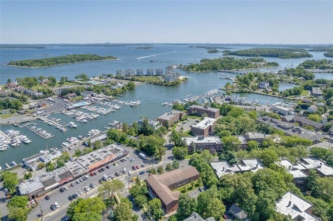 Building Photo - 437 Pelham Rd