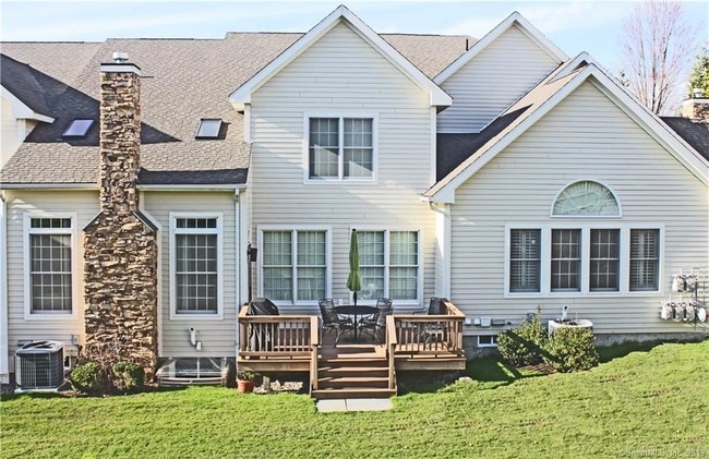 Foto del edificio - 638 Danbury Rd