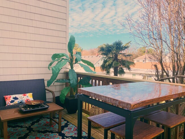 Patio trasero - 4644 Lake Dr