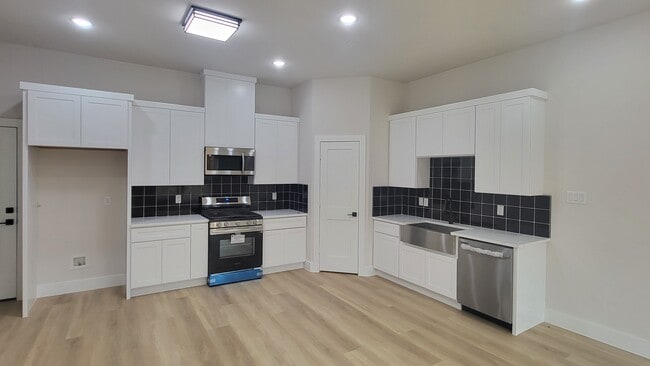 Building Photo - 2348 Alsiddiq Dr