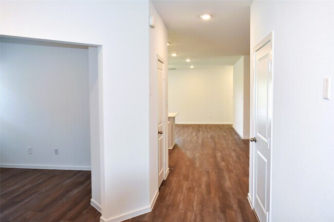 Building Photo - 27307 Azure Fls Dr