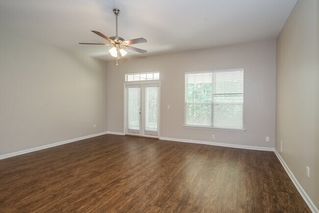 Foto del edificio - 14081 Bradley Cove Rd