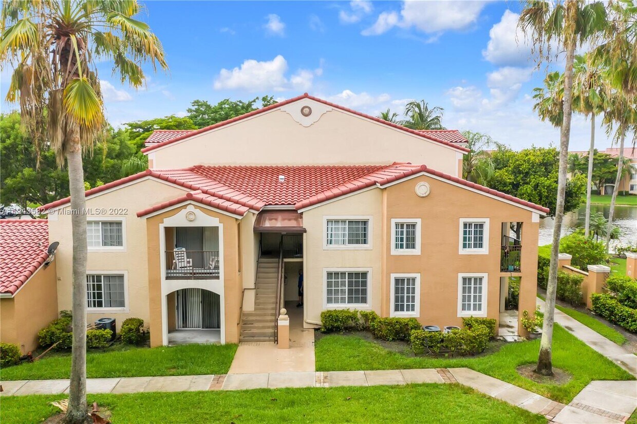 Foto principal - 2113 Renaissance Blvd