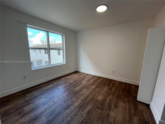 Foto del edificio - 321 SW 9th Ave