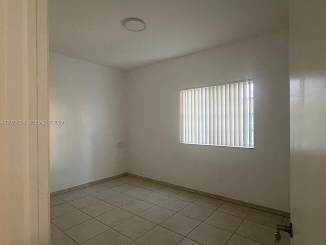 Building Photo - 7320 NW 114th Ave