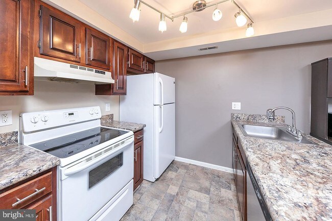 Building Photo - 137 Alpha Ct