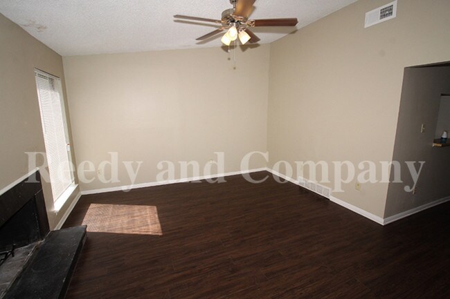 Building Photo - 6443 Kirby Trees Dr