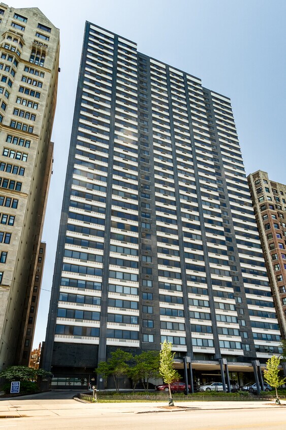 Primary Photo - 1440 N Lake Shore Dr