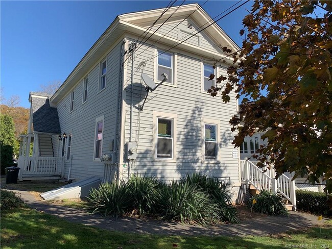 Building Photo - 497 Roosevelt Dr