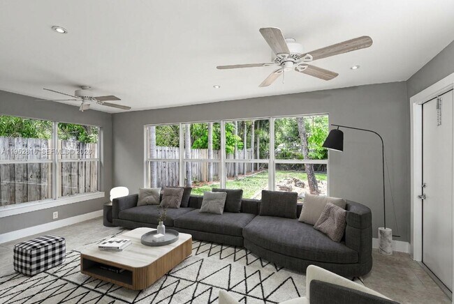 Foto del edificio - 1032 SW 22nd Terrace