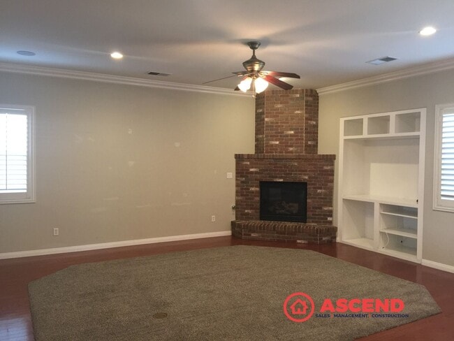 Foto del edificio - Charming Home in Olive Dr Area!