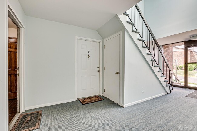 Building Photo - 135 Beverly Hl Ter