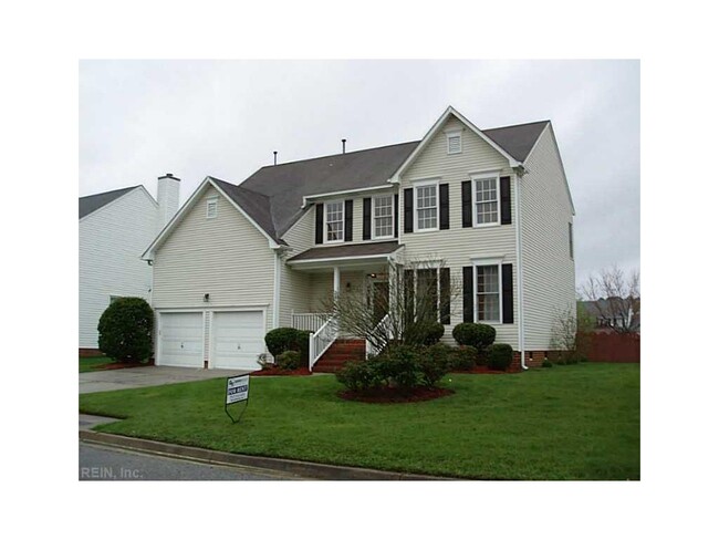 Building Photo - BEAUTIFUL UPDATED HOME WITH FENCED BACKYAR...
