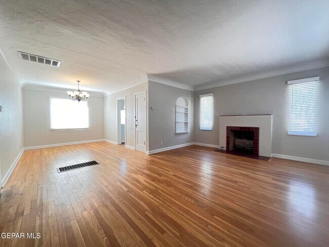 Building Photo - 2119 N Stanton St