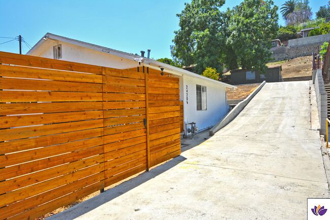 Building Photo - 2420 W Avenue 32