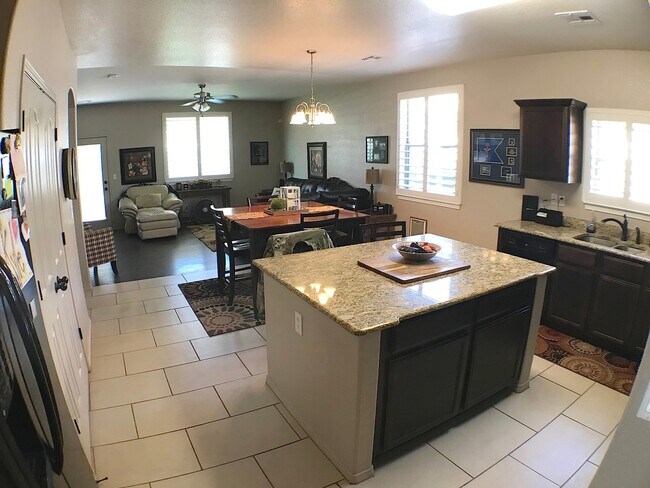 Foto del edificio - Sandstone Ranch Estates 4 Bed/2Bath with Refrig A/C